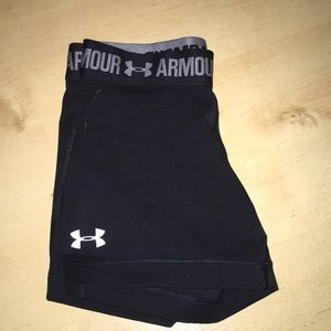black under armor athletic shorts!